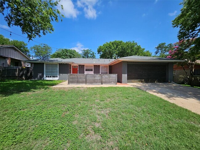 Primary Photo - 1515 Desert Quail Ln
