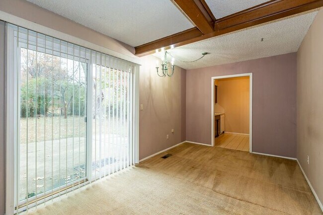 Building Photo - 6125 S Troost Ave