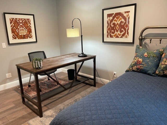 2nd bedroom/office - 843 Southampton Dr