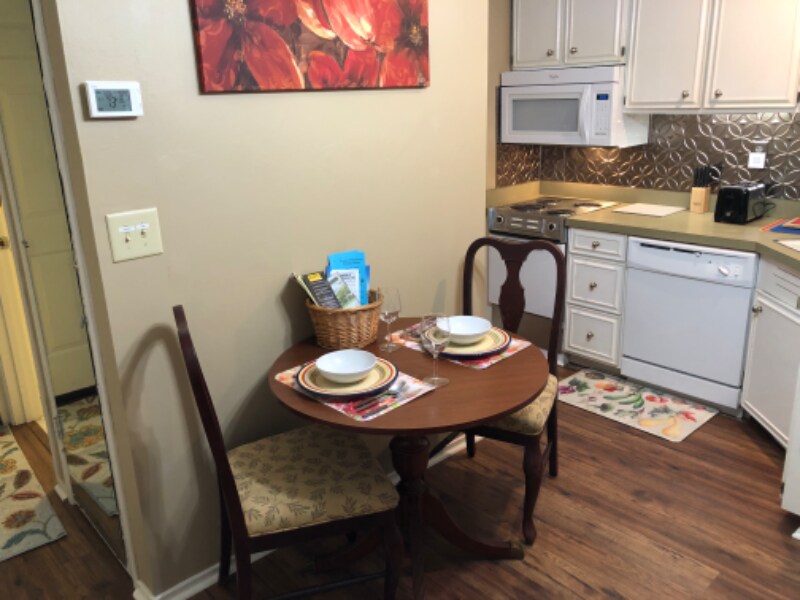 Building Photo - 109 Lakeside Villa