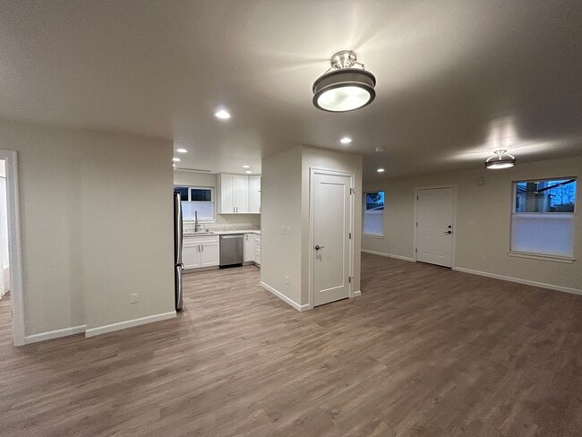 Building Photo - New build Beautiful 3bd, 2bath House in North Tacoma!