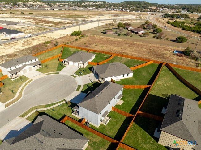 Building Photo - 106 Levi Court