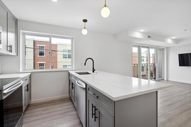 Building Photo - 1338 N 15th St