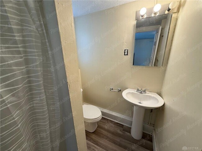 Building Photo - 1835 Hillsdale Ave