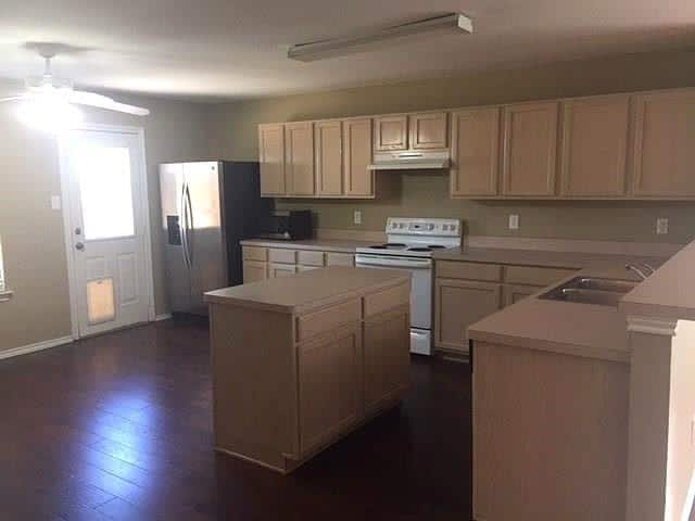 Building Photo - 2516 Cattleman Dr