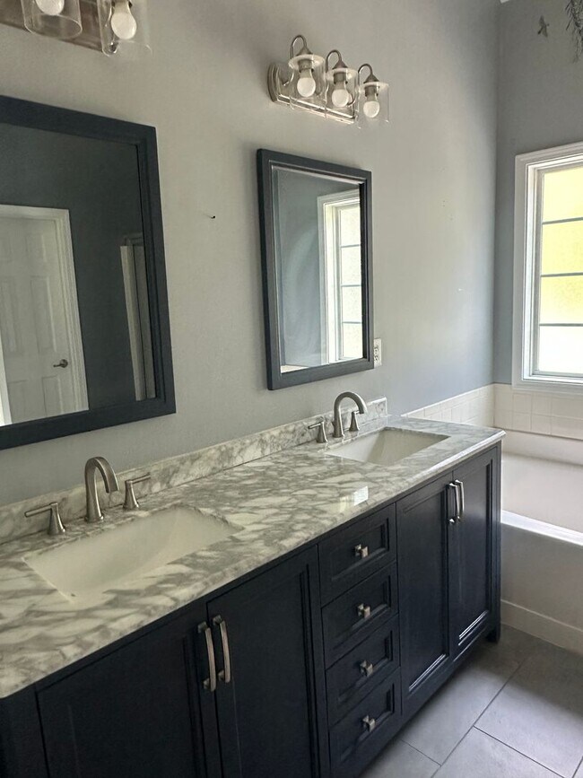Building Photo - Single Family Home in Chestatee!