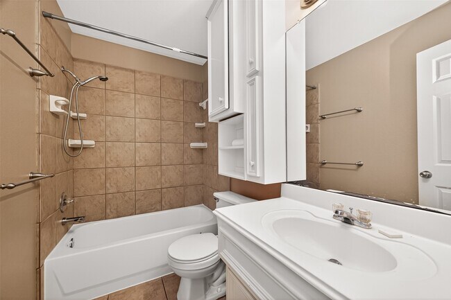 Building Photo - 16715 Red Falls Cir