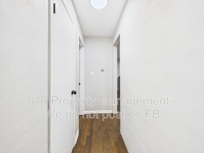 Building Photo - 7560 Prospect Ave