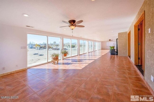 Building Photo - 3165 Green Ave