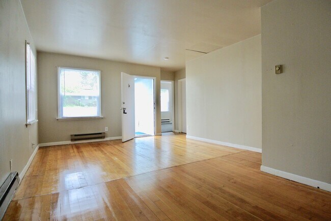Building Photo - 2333 N 116th St
