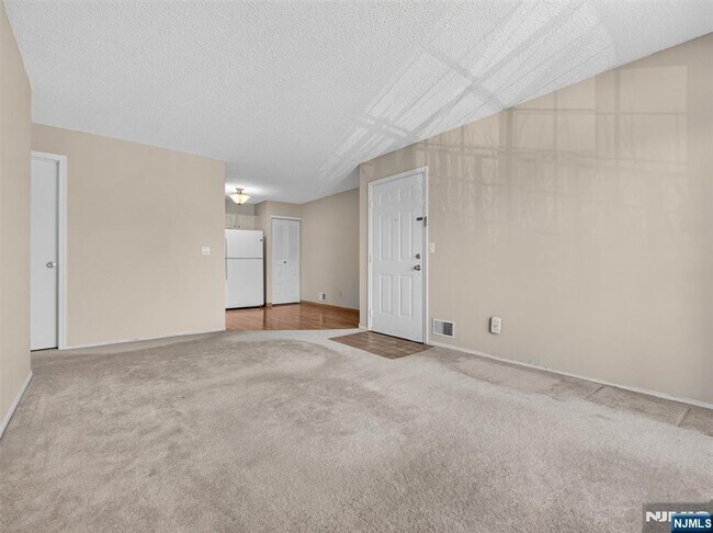 Building Photo - 403 Poets Way