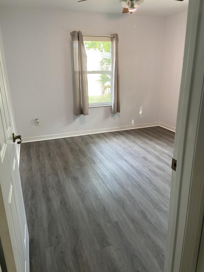 Building Photo - 504 Ora St