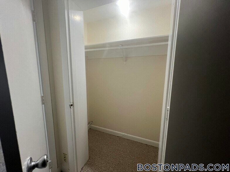 Building Photo - 90 Gardner St