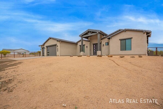 Building Photo - 15532 E Palo Brea Ln