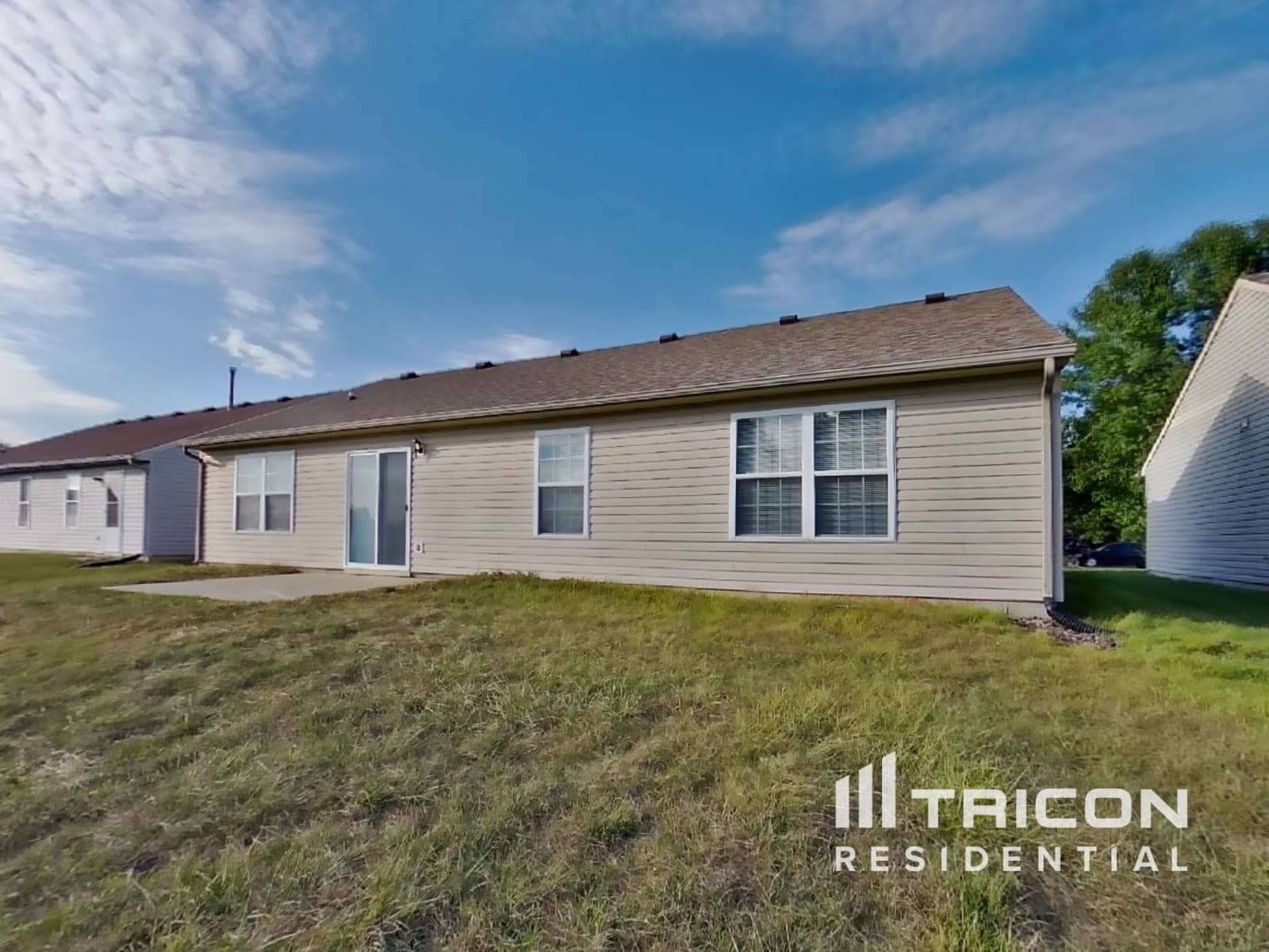 Building Photo - 2245 Lakecrest Dr