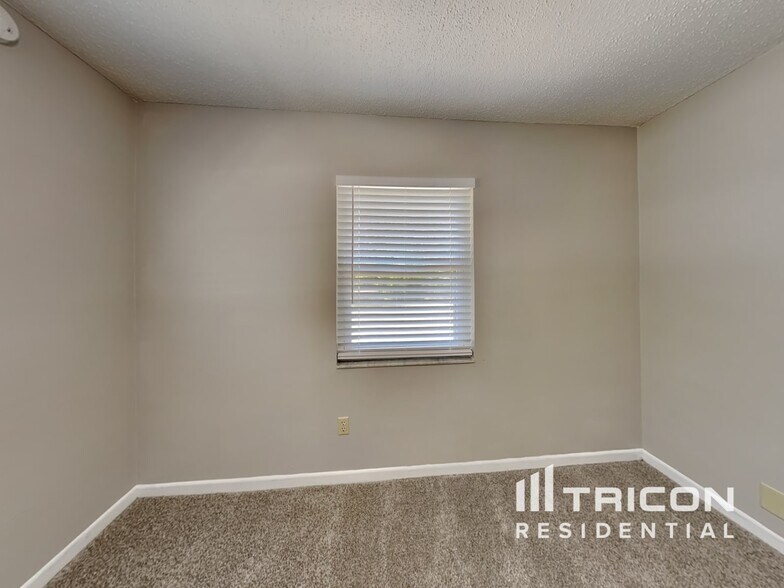 Building Photo - 350 Travino Ave