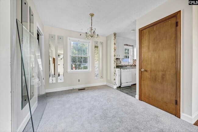 Building Photo - 1709 Woodfield Dr
