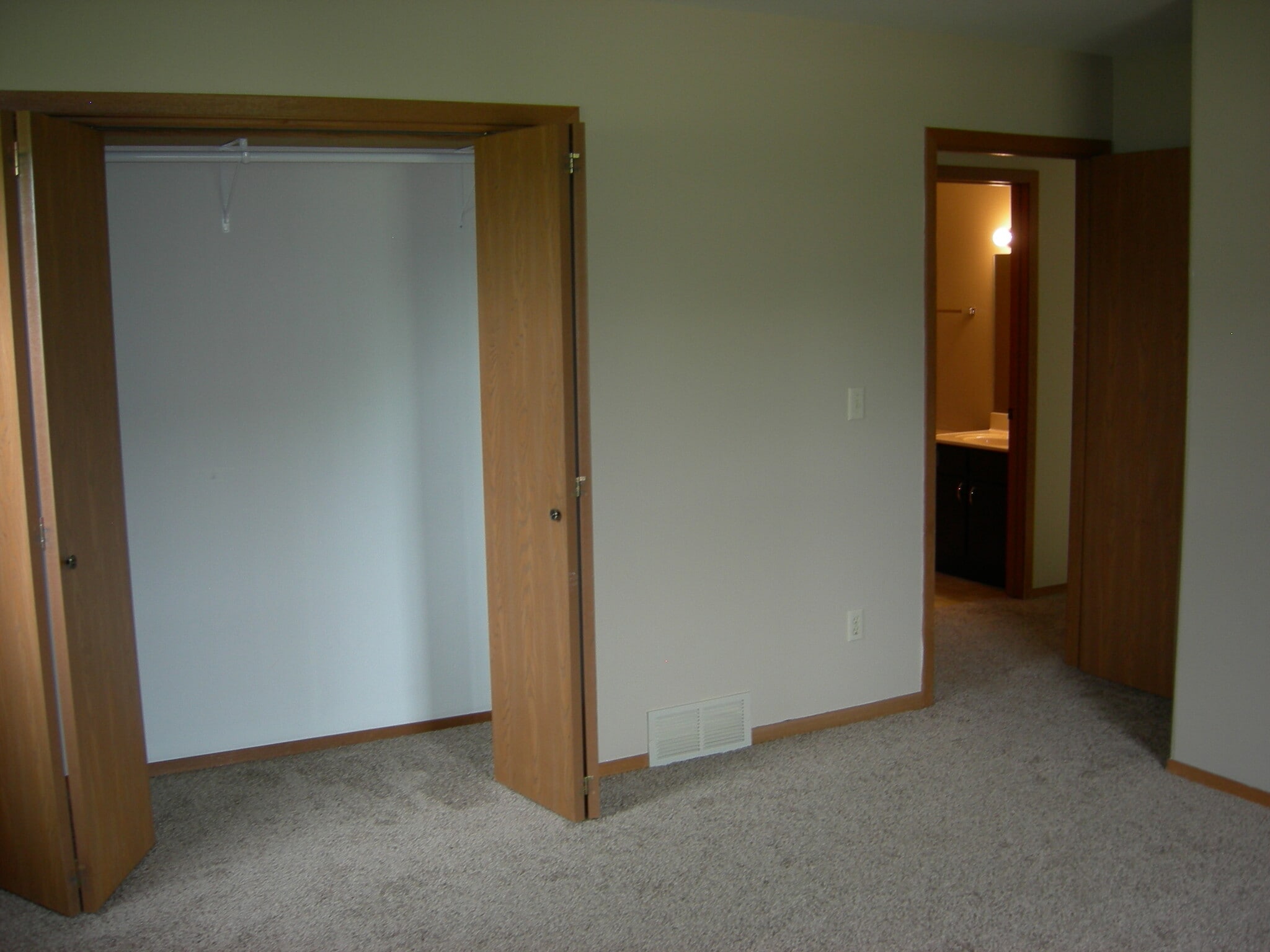 Building Photo - 801 Harborview Ct