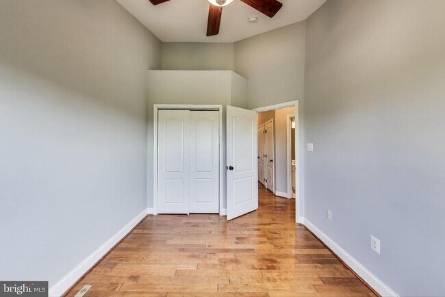 Building Photo - 12804 Short Hills Dr