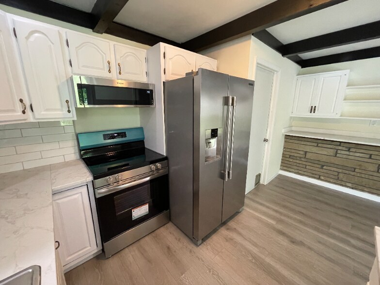 Building Photo - 1810-1812-1812 Duanesburg Rd