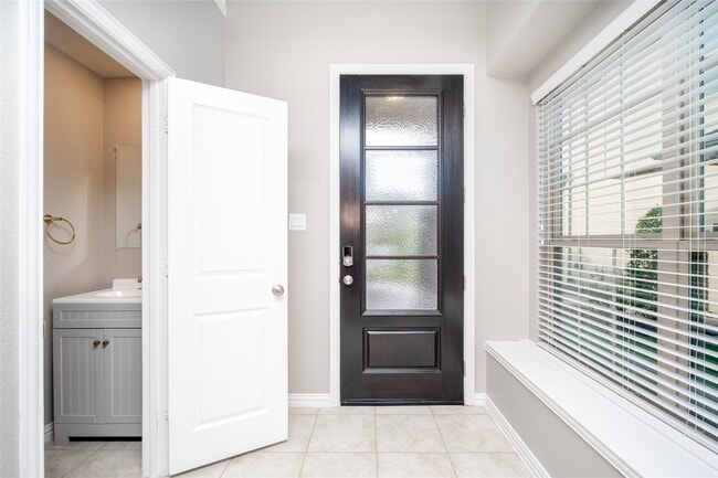 Building Photo - 1826 Ryon Falls Dr