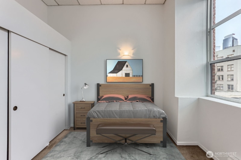 Building Photo - 417 E Pine St