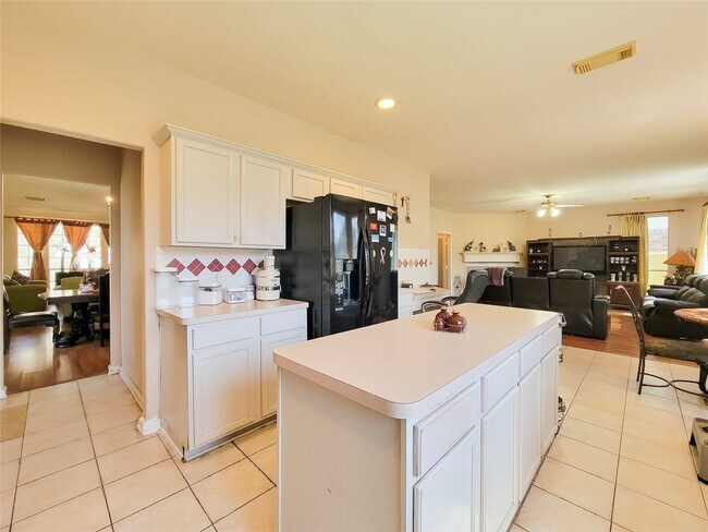 Building Photo - 8002 Weeping Willow Pl