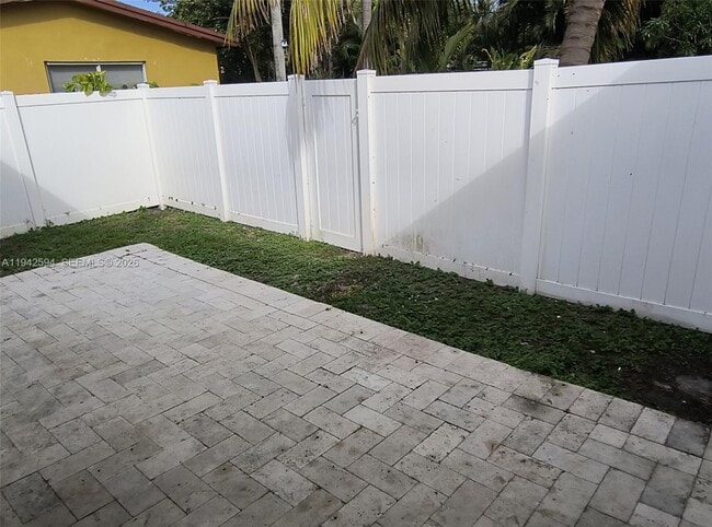 Building Photo - 4900 SW 28th Ter