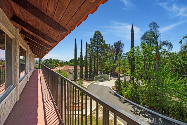 Building Photo - 1731 La Loma Dr