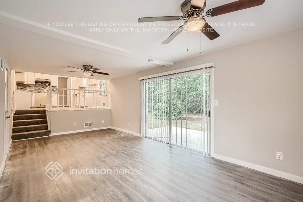 Building Photo - 2360 Sandgate Rd SW