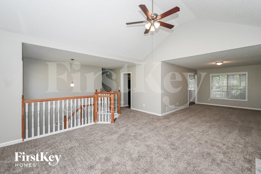 Building Photo - 7775 Poppy Dr