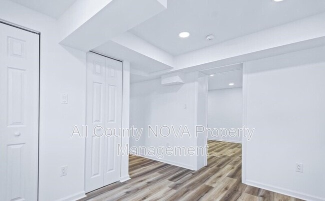 Building Photo - 5606 Elberton Pl