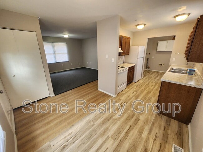 Building Photo - 2262 3rd Ave