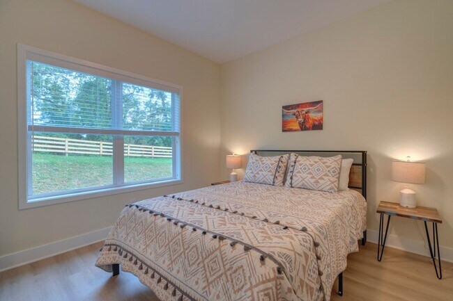 Building Photo - Brand New Townhouse Community in Blacksburg!