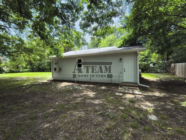 Building Photo - Cozy 2 Bed 1 Bath home for rent!