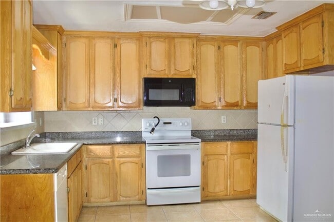 Building Photo - 12 West Dr