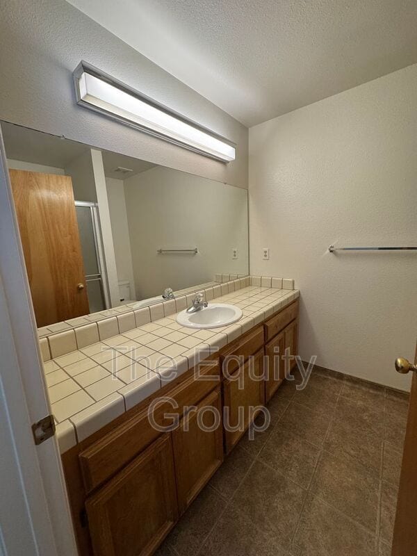 Building Photo - 5411 W Country Ave