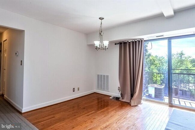 Building Photo - 4414 Island Pl