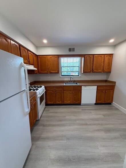 Building Photo - 1255 NJ-166