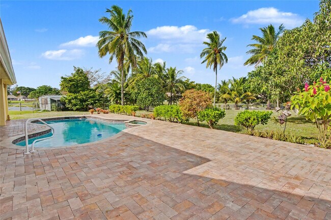 Building Photo - 8619 SW 51st St