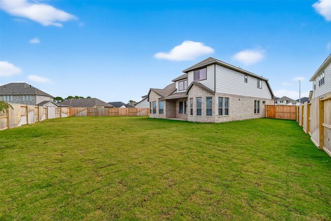 Building Photo - 411 Sunlit Vly Cir