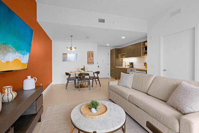 Building Photo - 601 NE 1st Ave