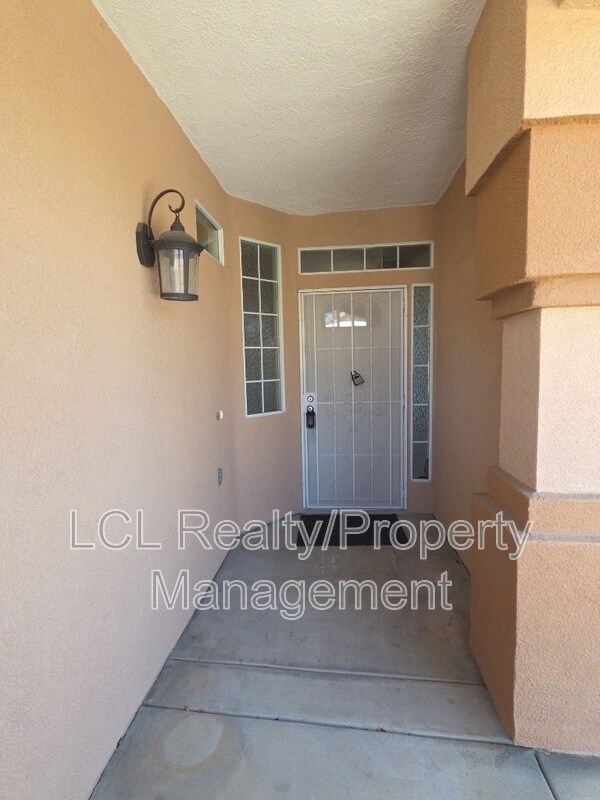 Building Photo - 26858 China Dr