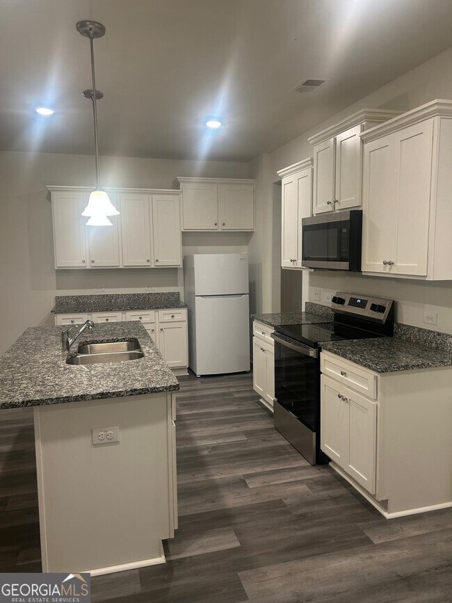 Building Photo - 3701 Abbey Wy