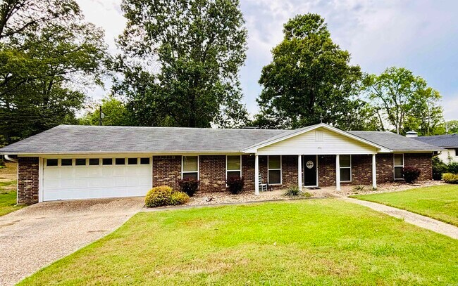 Building Photo - 816 Teresa Dr