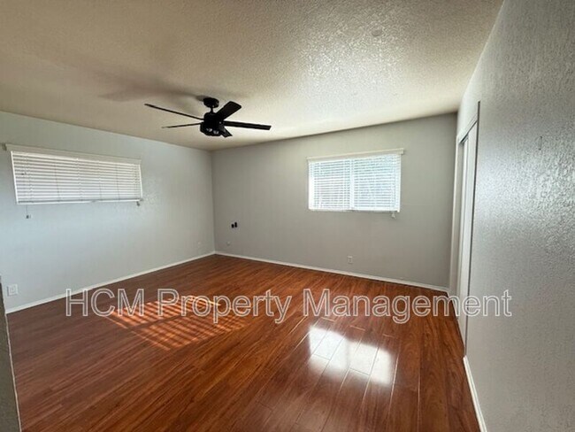 Building Photo - 928 E Meats Ave