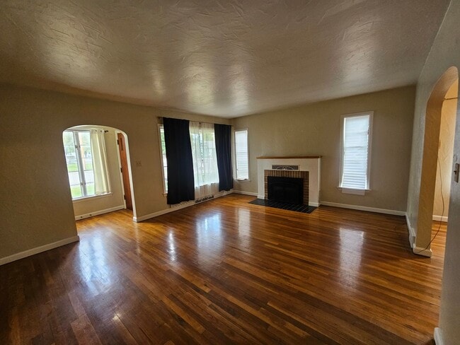 Building Photo - 303KENT