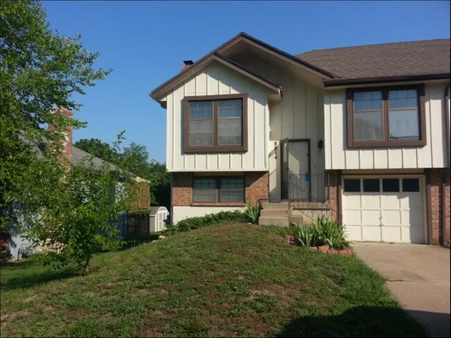 Building Photo - 8814 Gallery St