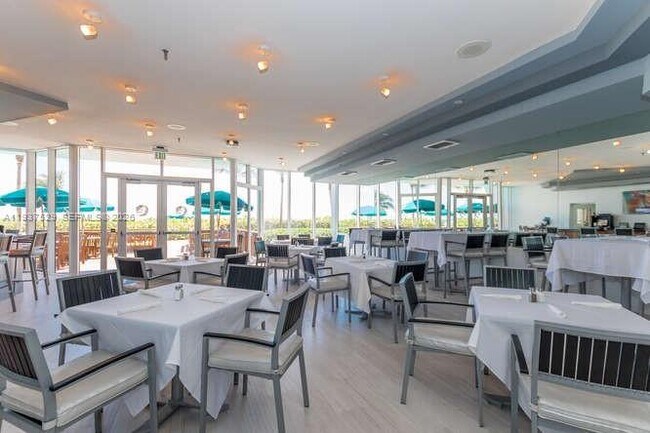 Building Photo - 16485 Collins Ave