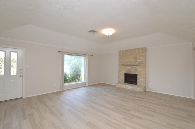 Building Photo - 703 Flower Field Ct